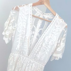 HoneyPunch White Lace Maxi Dress
